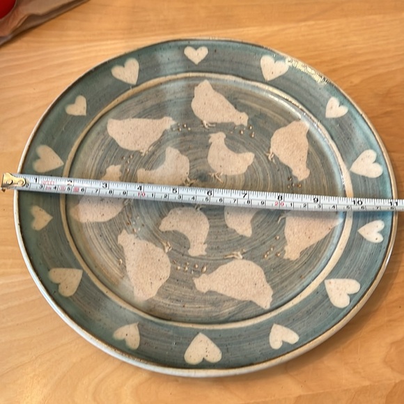 Beautiful hand crafted salad stone plate with lovely chicken detail - Picture 4 of 6